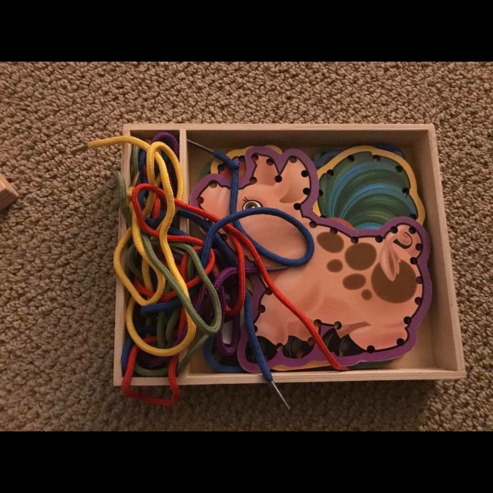 Melissa & Doug: Lace & Trace